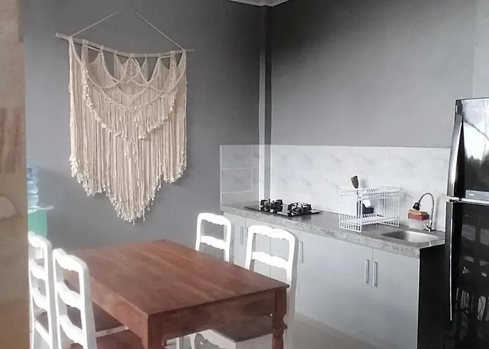 D'tegal Guest House- Tropical Courtyard In Canggu Denpasar