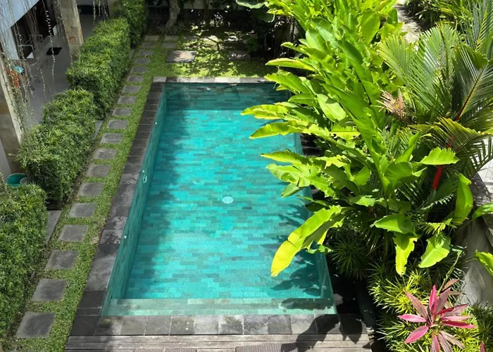 Hotel D'tegal Guest House- Tropical Courtyard In Canggu Denpasar