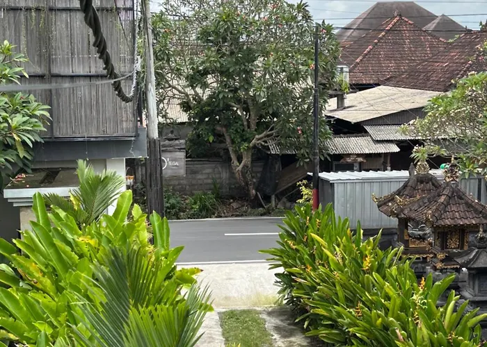 Hotel D'tegal Guest House- Tropical Courtyard In Canggu